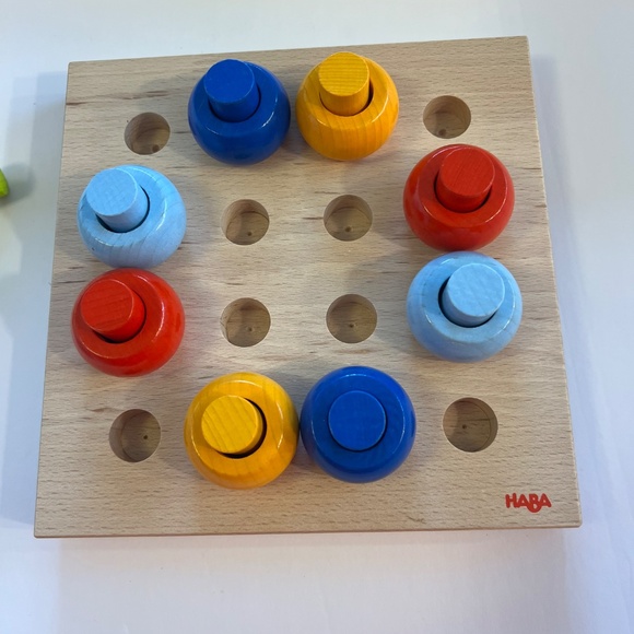 HABA Rainbow Whirls Pegging Game STEM Palette of Pegs Toy Ages 2 to 6 - Picture 6 of 7